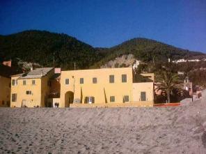 Xtrallusion photo gallery of Italy. Photos, pictures, images and photographs of the Italian Rivieras, the Italian Lakes, the Italian Alps, the Cinque Terre, the Amalfi coast and some of the most beautiful corners of Italy. Plus photos of Italian cities such as Pisa, Milan, Genoa and Rome.